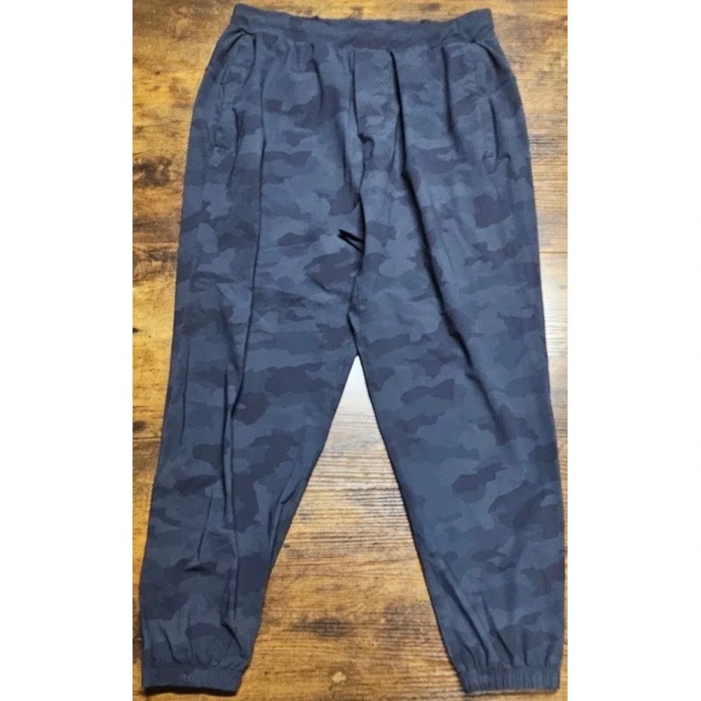 Lululemon Surge Jogger Heritage 365 Camo Black Multi Size Large